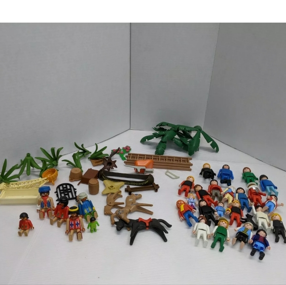 Vintage Playmobil (Geobra) Figures And Accessory Lot, Natives Set, 30 pieces - Picture 9 of 12